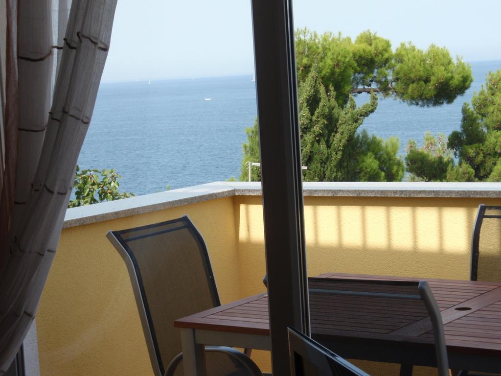 Apartments Salvore Crveni Vrh Ruang foto