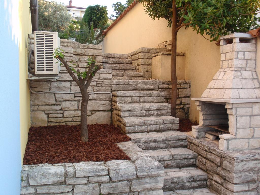 Apartments Salvore Crveni Vrh Ruang foto